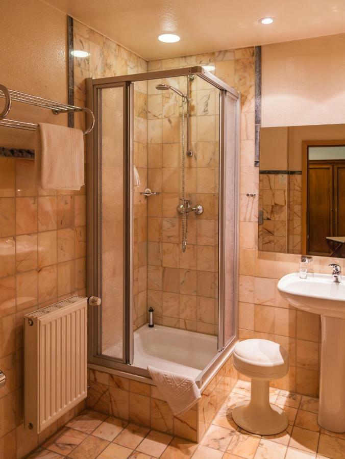 Hotel Ratskeller Schwarzenberg Шварценберг Экстерьер фото